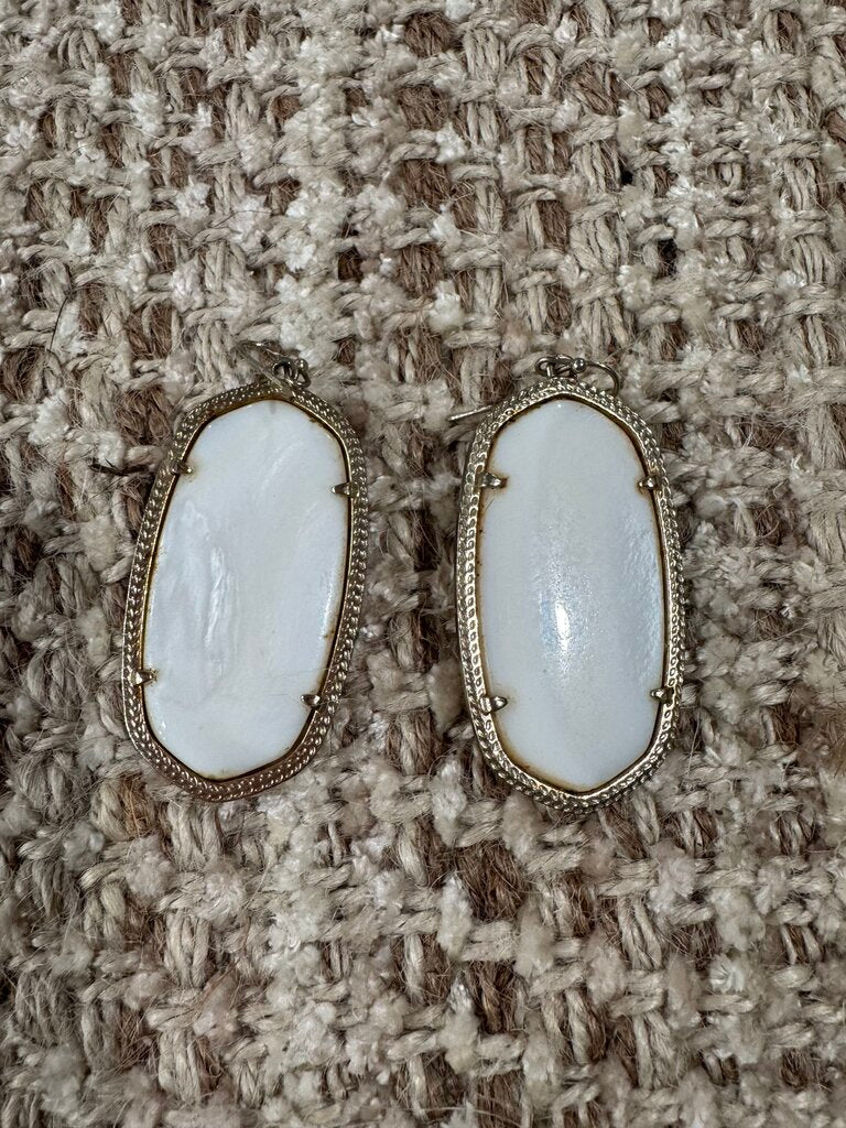 KENDRA SCOTT,Ks big pendant earring ,Gold wht