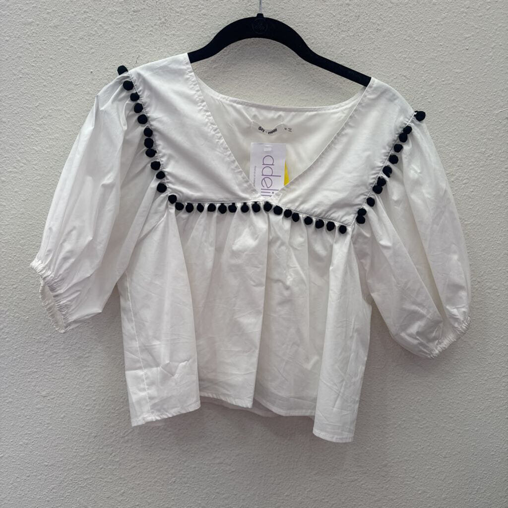 DAY & MOON,NWT CROP POMPOM TOP ,BLK WHT ,M