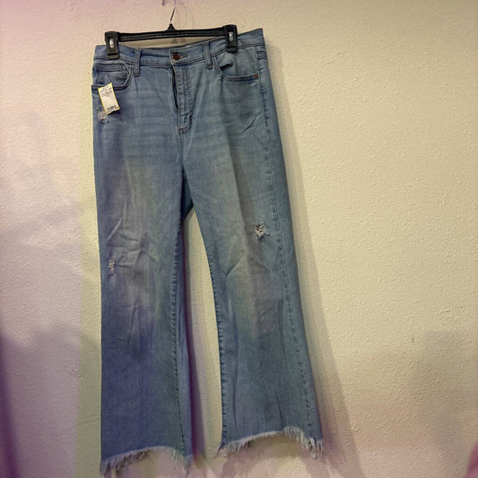 SNEAK PEAK,HIGH RISE CROP FLARE FRAYED, 9/29