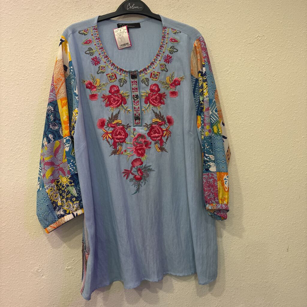 CALESSA,PATTERNED FLORAL TOP ,BLK MULTI,L