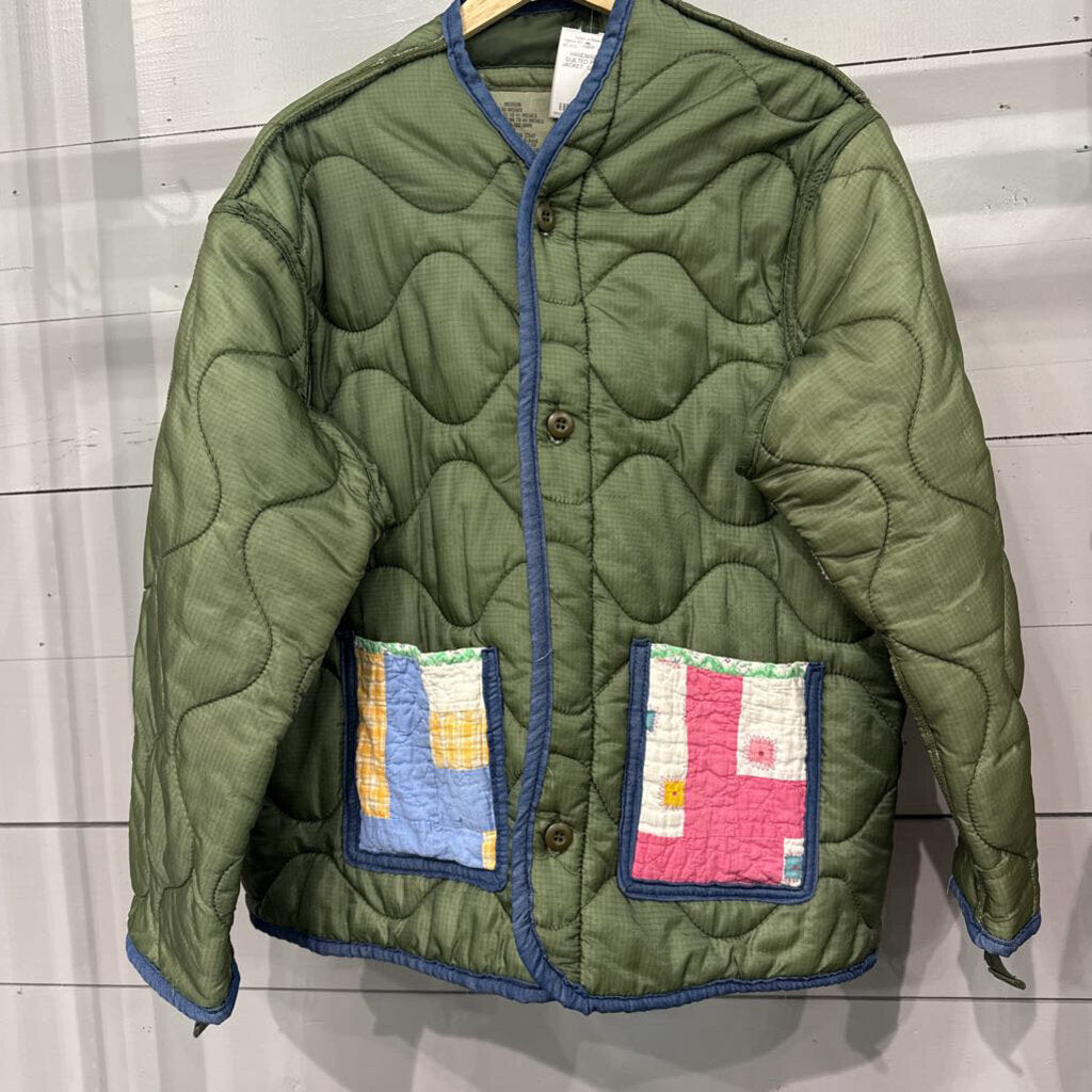 QUILTED THREADS,HANDMADE QUILTED PUFF JACKET ,GREEN