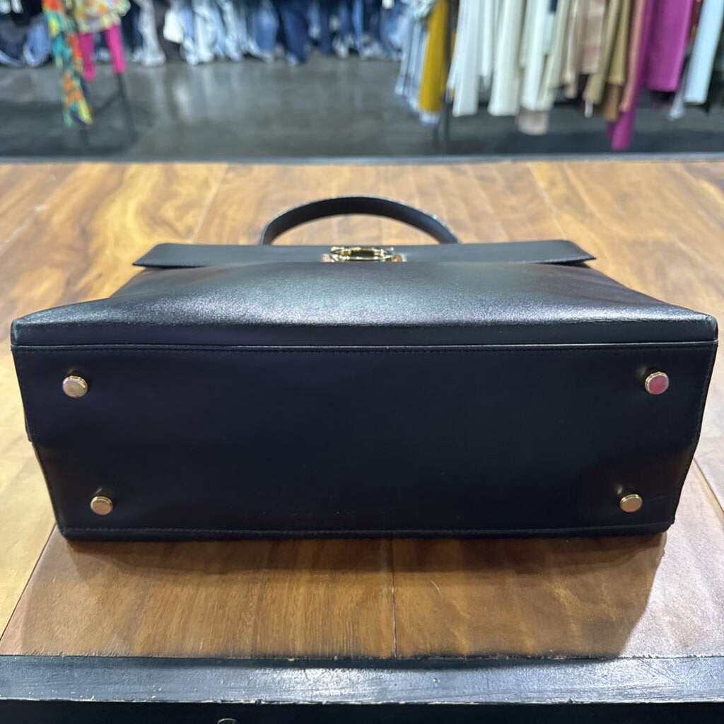 SALVATORE FERRAGAMO,AUTHENTIC SF HANDBAG,BLK GOLD