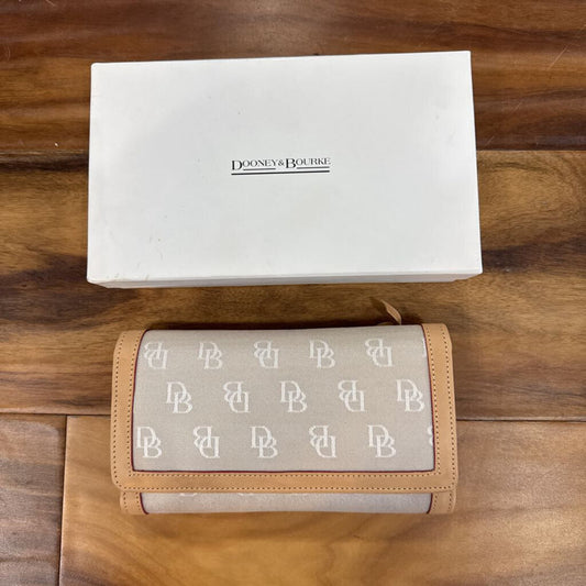 DOONEY & BOURKE,NWT DB MONO WALLET ,TAN