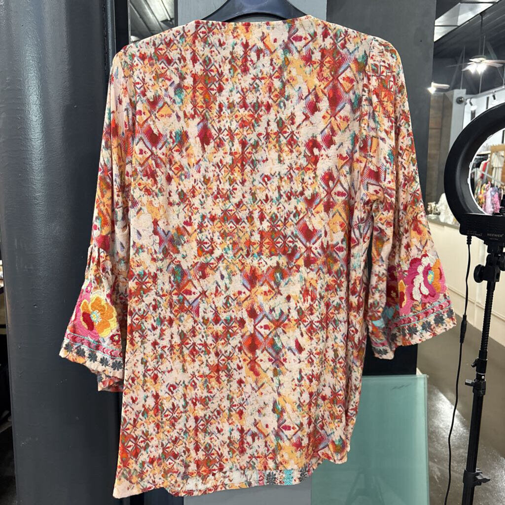 SAVANA JANE,FLORAL EMBROIDERY TOP ,FLORAL ,S