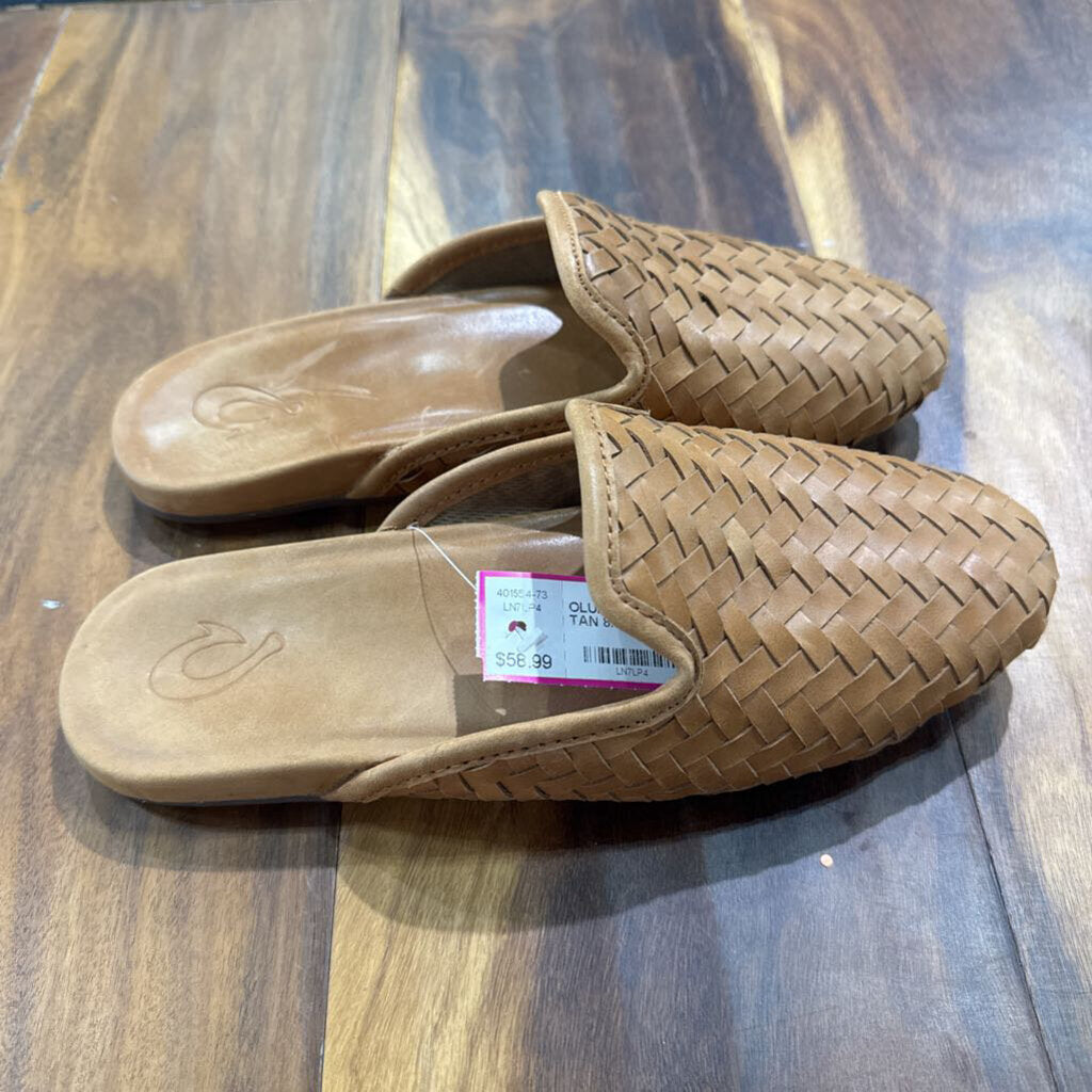 OLUKAI,OLUKAI MULE RETAIL $150 ,TAN,8.5