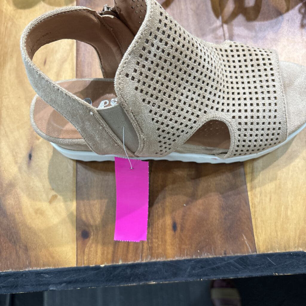 VERY G,SEUDE WEDGE SANDAL ;,TAN,8 1/2