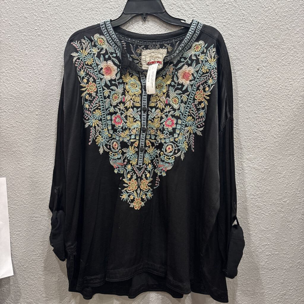 JOHNNY WAS,JWAS SILK LIKE EMBROD TOP ,BLK MULTI ,M