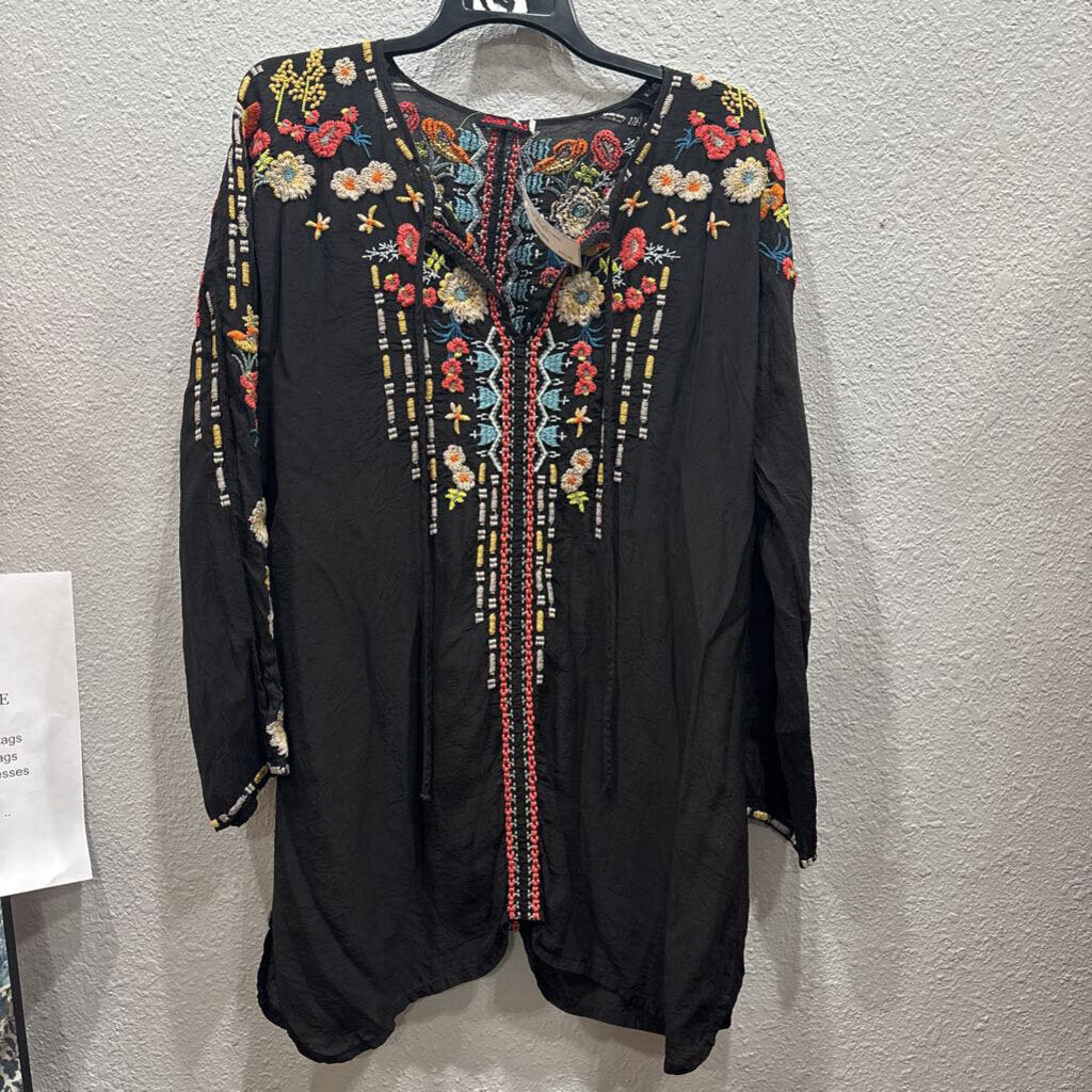 JOHNNY WAS,JWAS SILK LIKE FLORAL TOP ,BLK MULTI,L