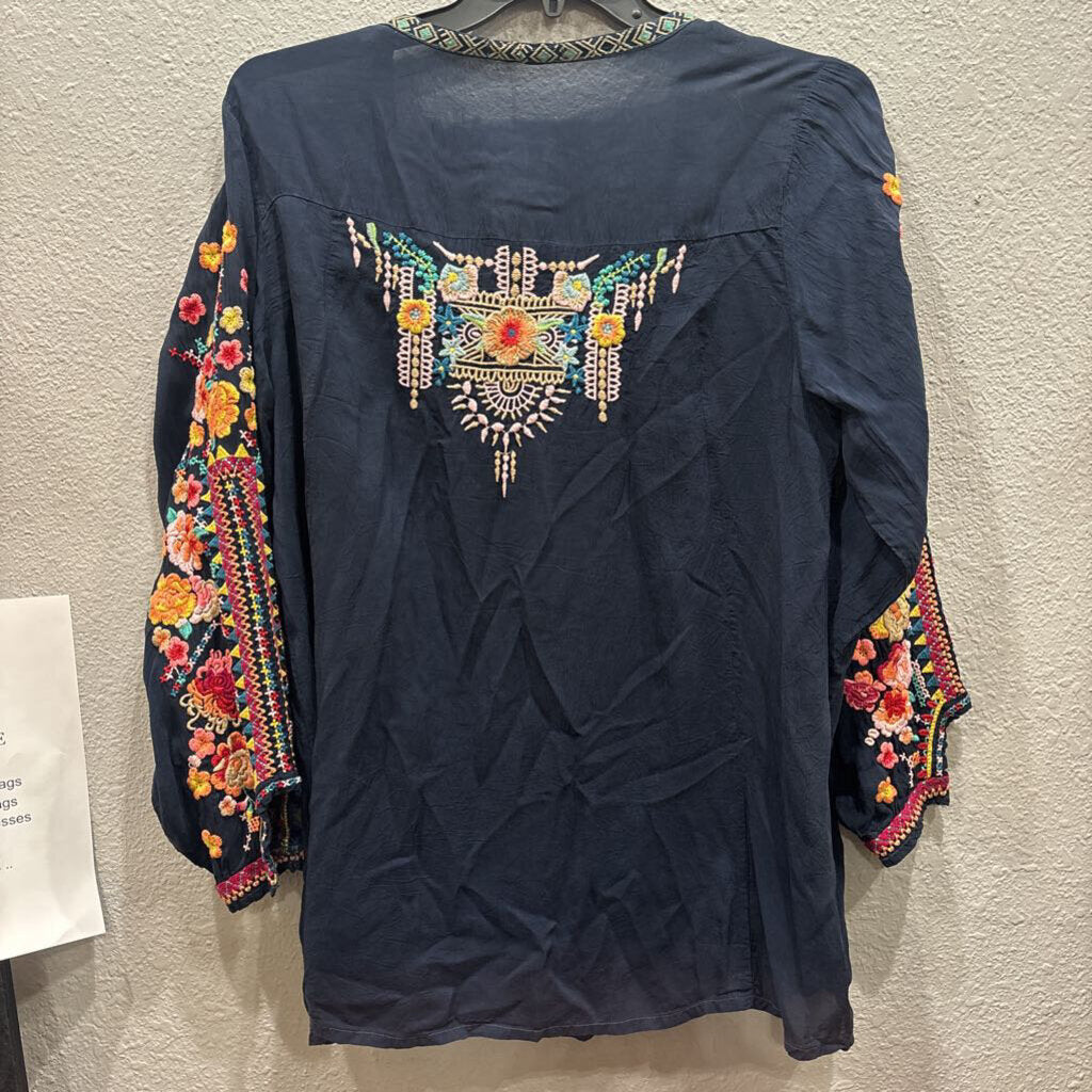 JOHNNY WAS,JWAS FLORAL PEECOK TOP ,NVY MULTI ,L