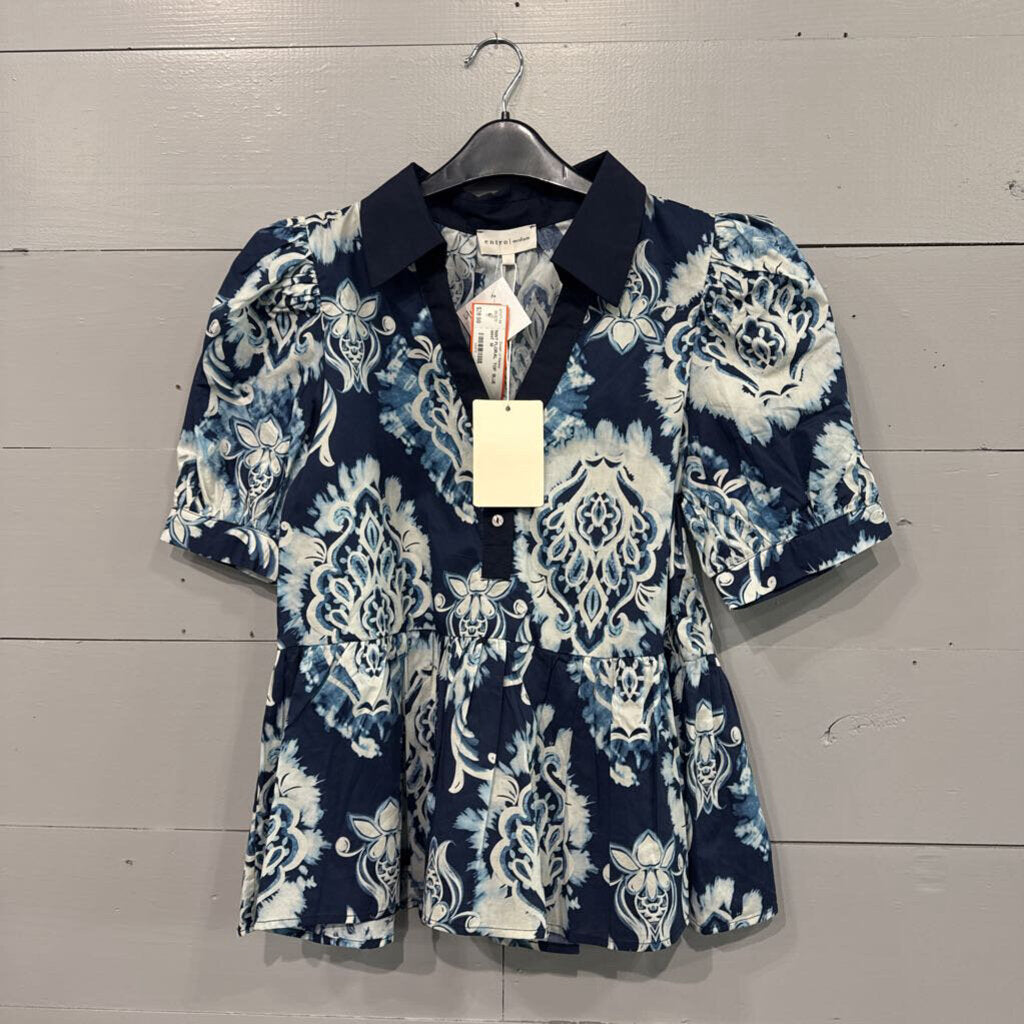 ENTRO,NWT FLORAL TOP ,BLUE WHT ,M