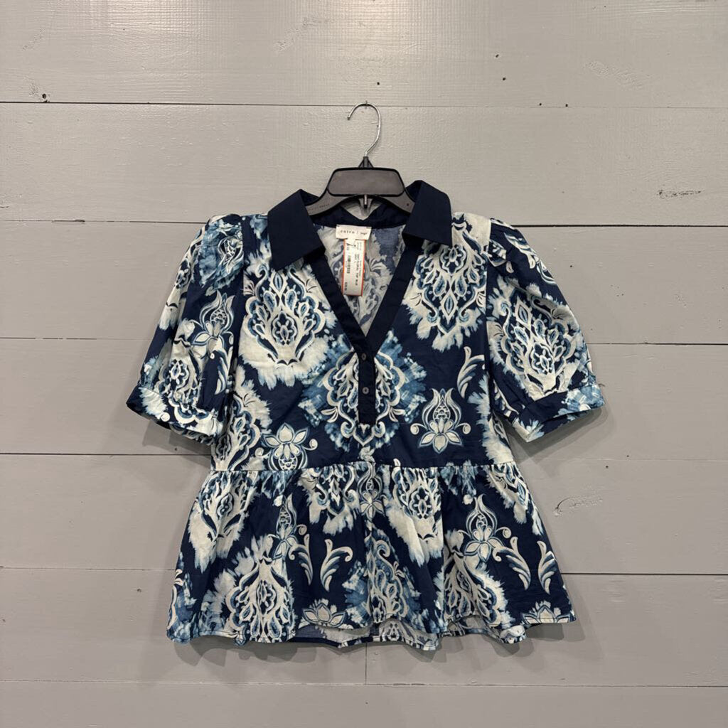 ENTRO,NWT FLORAL TOP ,BLUE WHT ,L
