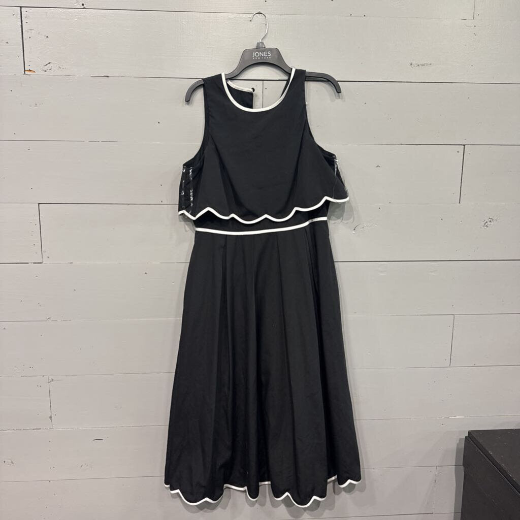 NWT RUFFLE DRESS ,BLK WHT ,L