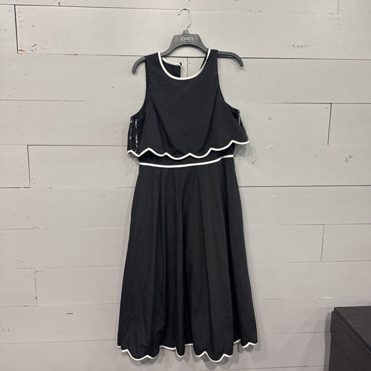 NWT RUFFLE DRESS ,BLK WHT ,L