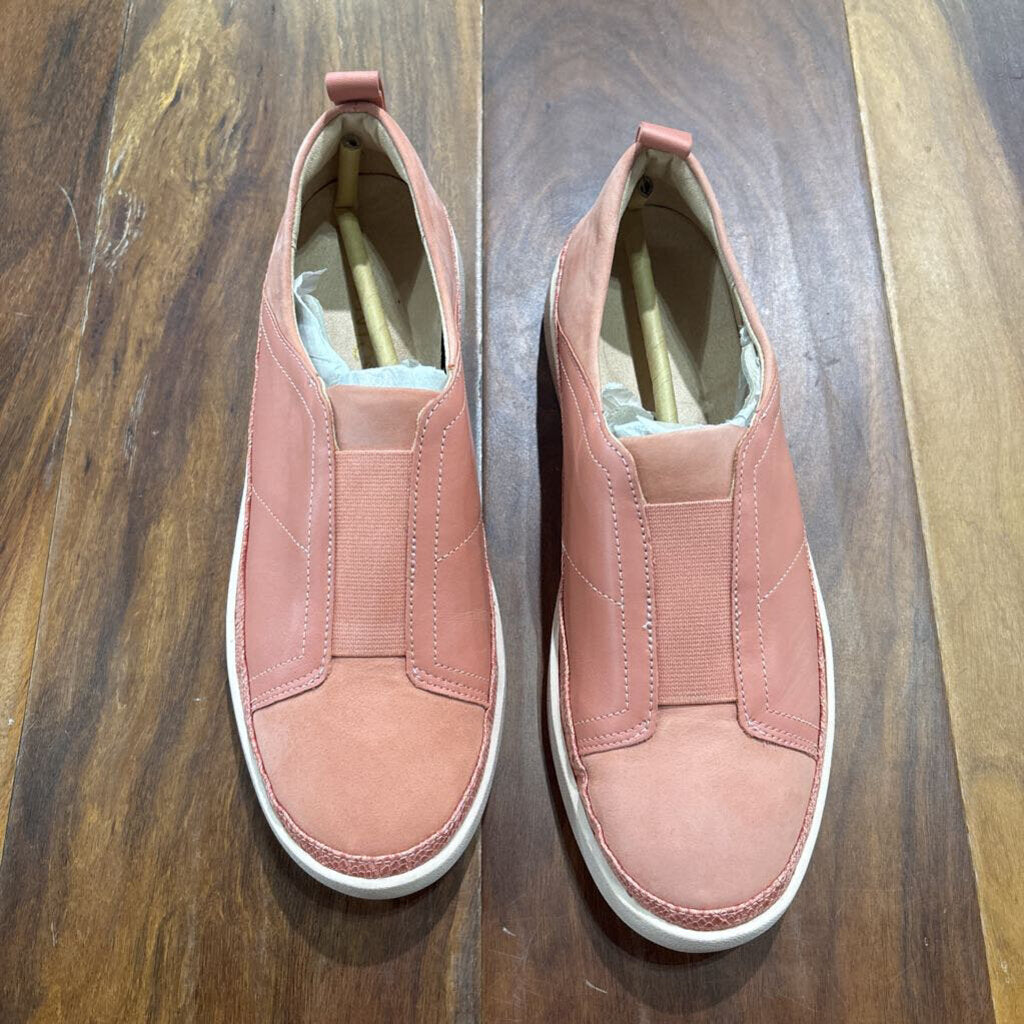 VIONIC,NEW SLIPON SNEAKER ,CORAL ,8.5