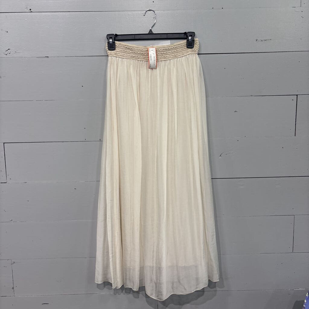 BELLE FRANCE,NWT SHEER SKIRT,BLUSH ,S