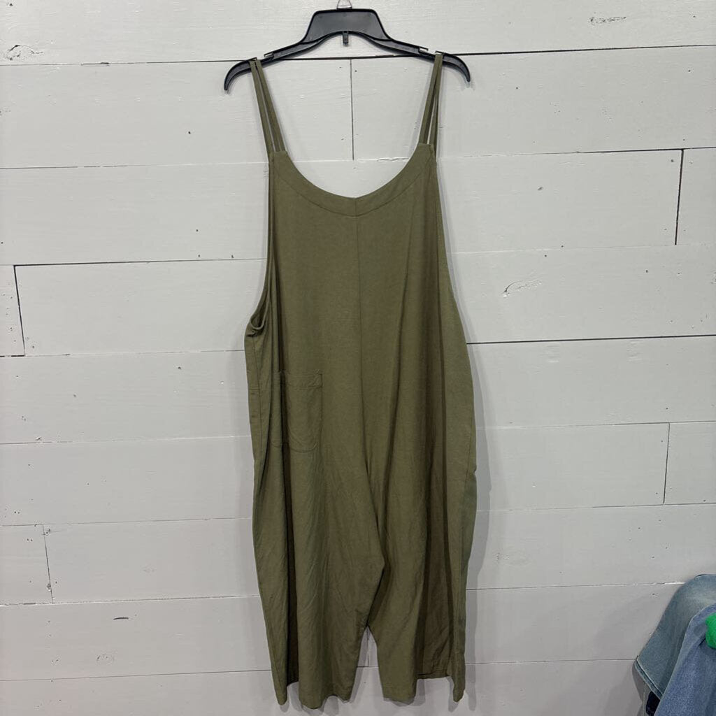 *NWT JUMPSIUT ,GREEN ,XL