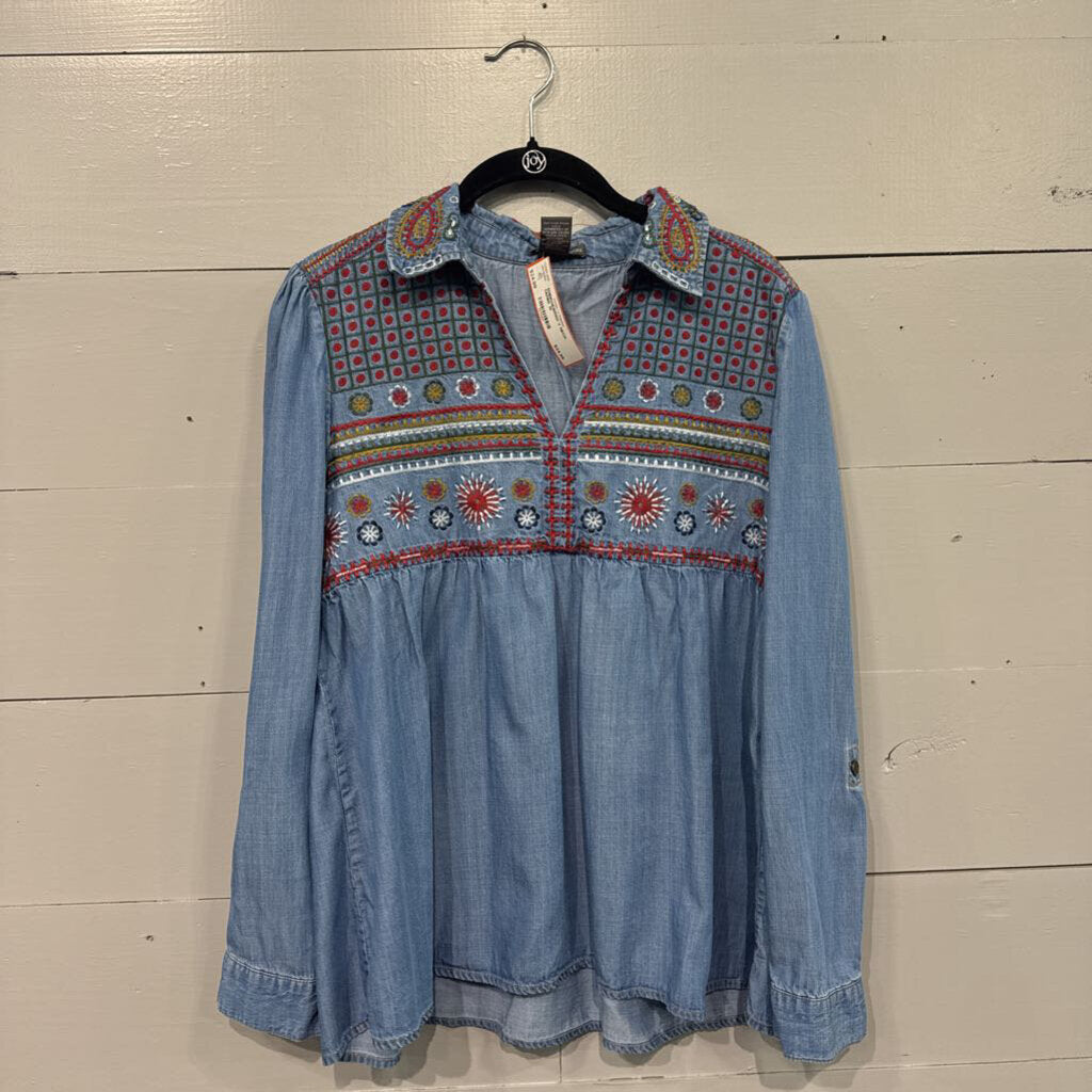 CHELSEA & THEODORE,EMBROIDERED V NECK ,DENIM ,M