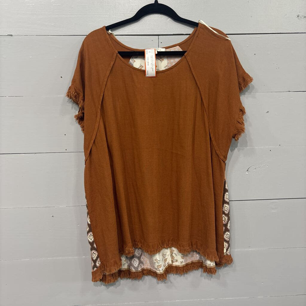 UMGEE,RAW HEM FLORAL BACK TOP ,RUST MULTI ,XL