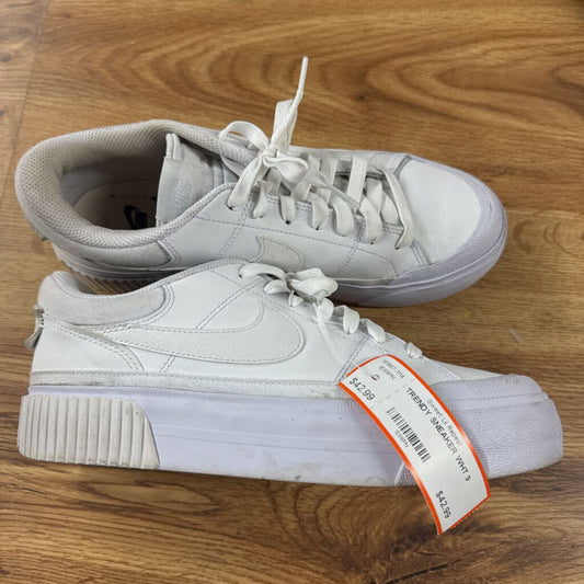 NIKE, TRENDY SNEAKER,WHT,9