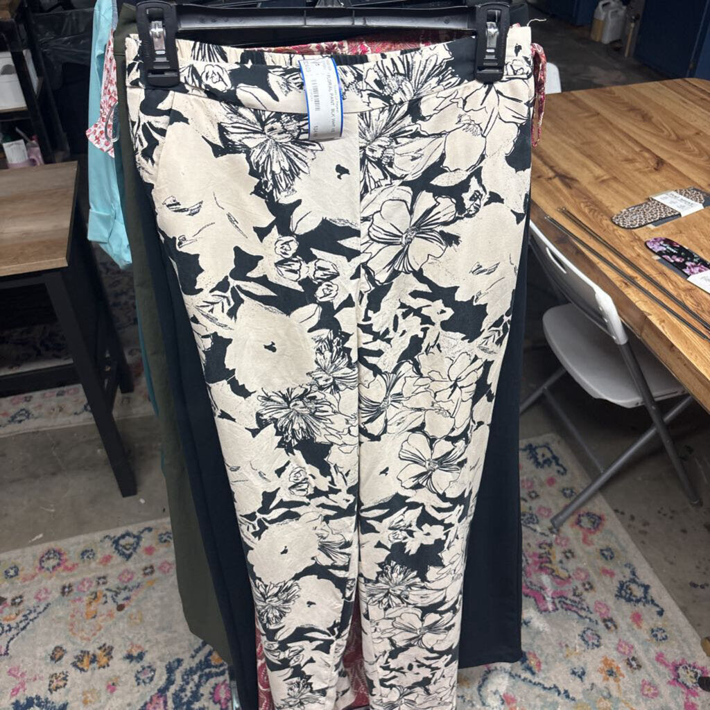 ZARA,FLORAL PANT ,BLK WHT,XS