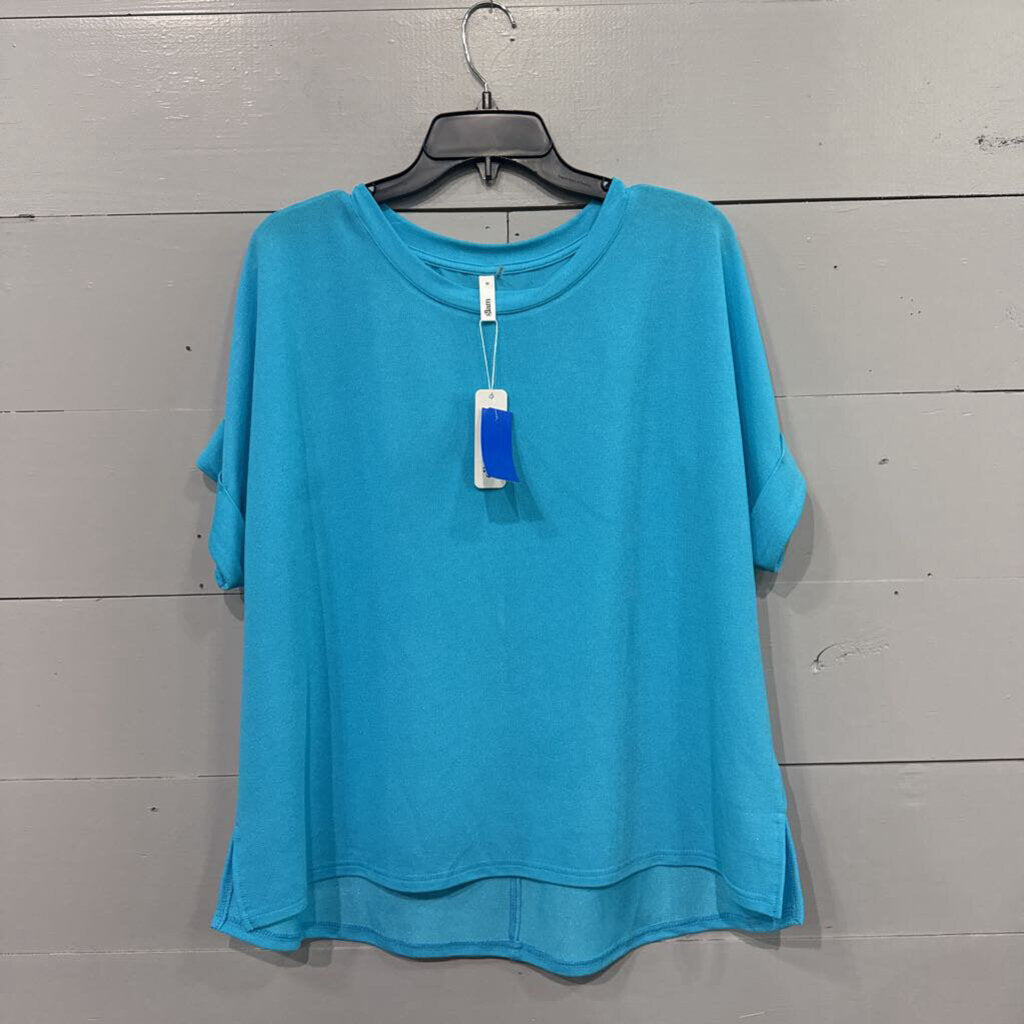 GLAM,NWT SOFT SHORT SLEEVE TOP,BLUE ,M