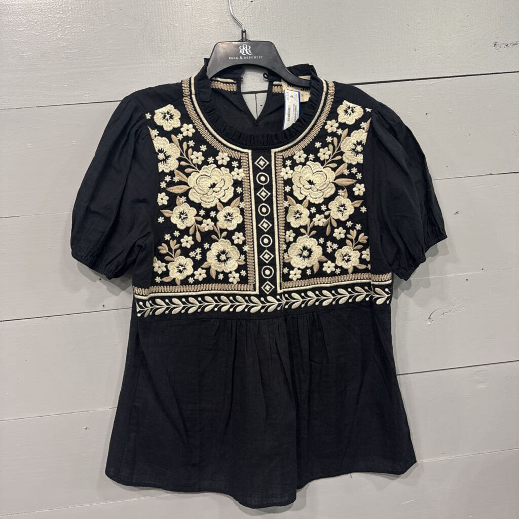 SAVANNA JANE,*EMBROIDERED RUFFLE TOP,BLACK,L