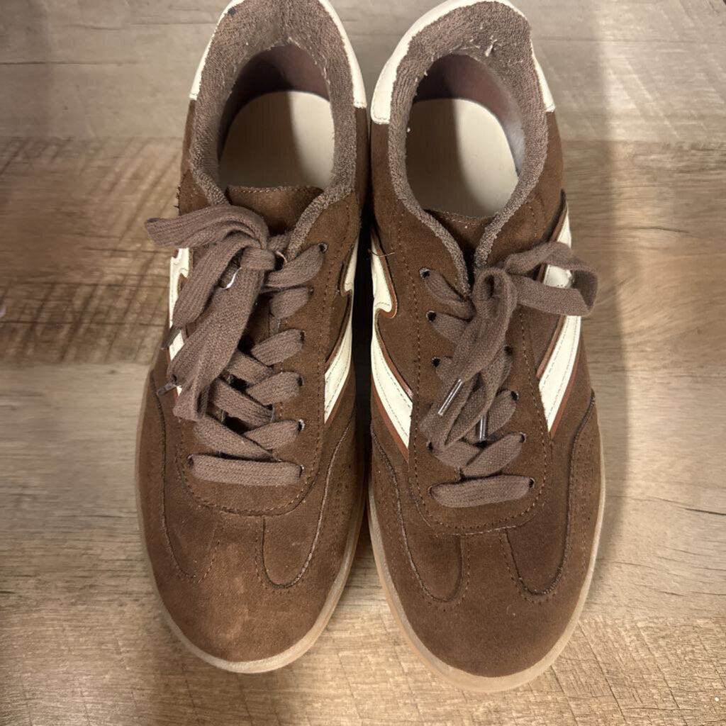 MADDEN GIRL,TRENDY SNEAKER,BRN IVORY ,7.5