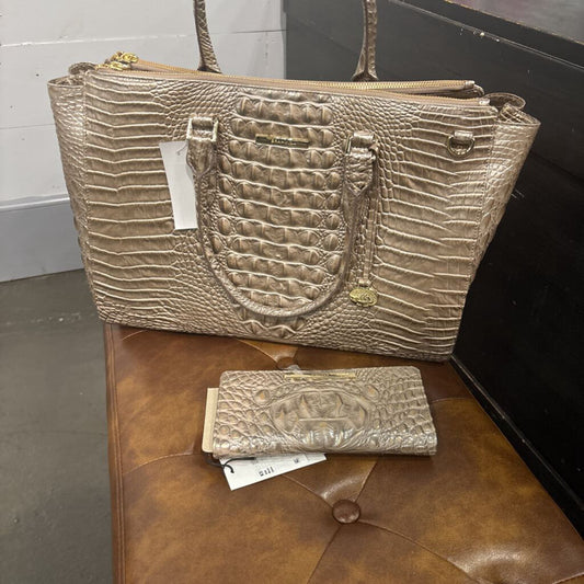 BRAHMIN,NEW CARRYALL TOTE W/WALLET,GOLD