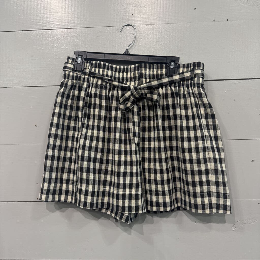 NWT PLAID SHORTS,BLK WHT,L