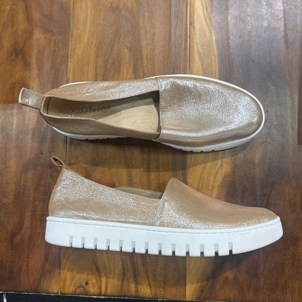 VIONIC,UPTOWN ALINE LOAFER RETAIL $129,GOLD WHT ,9
