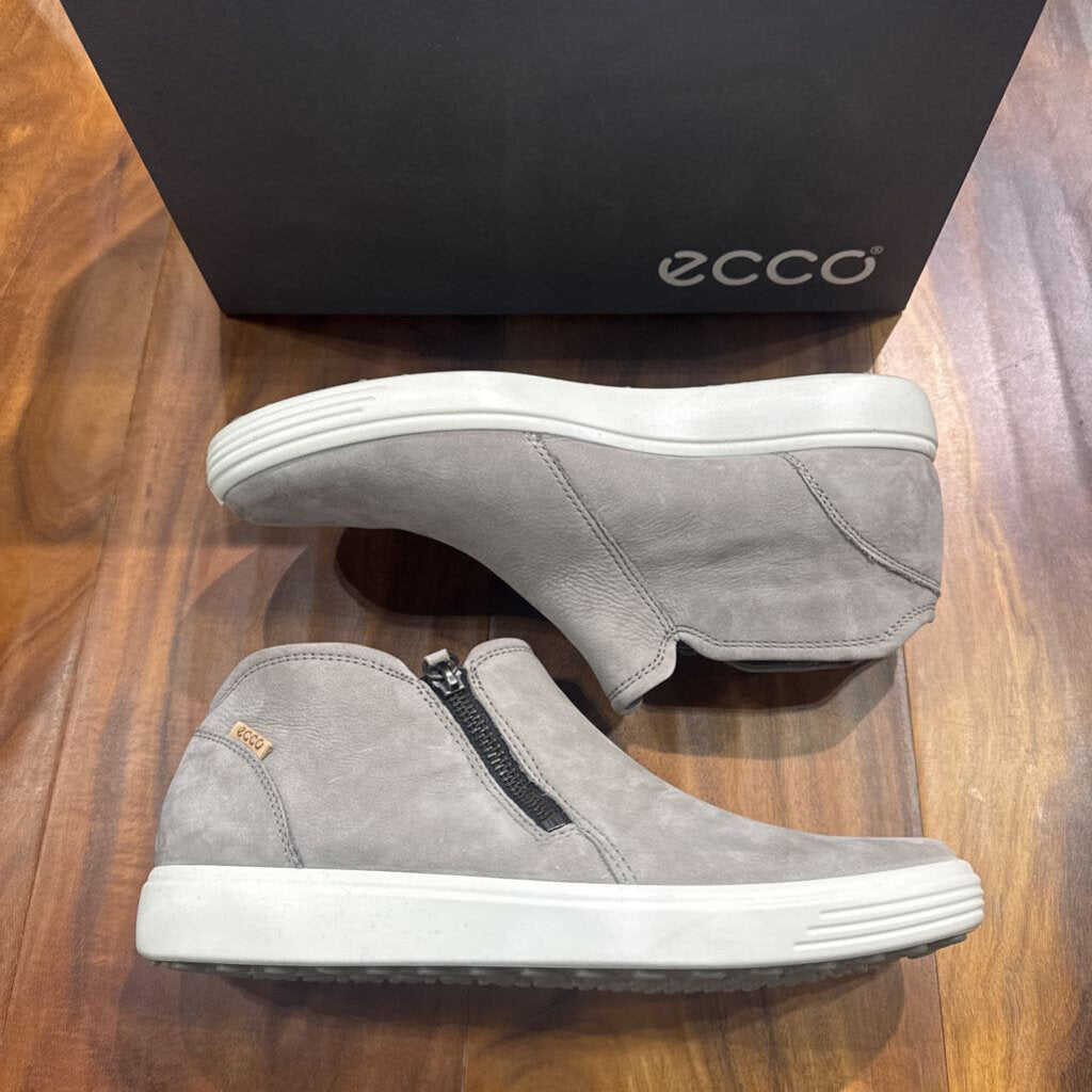ECCO,ZIP BOOT SNEAKER RETAIL $170,LGHT GRY WHT ,9