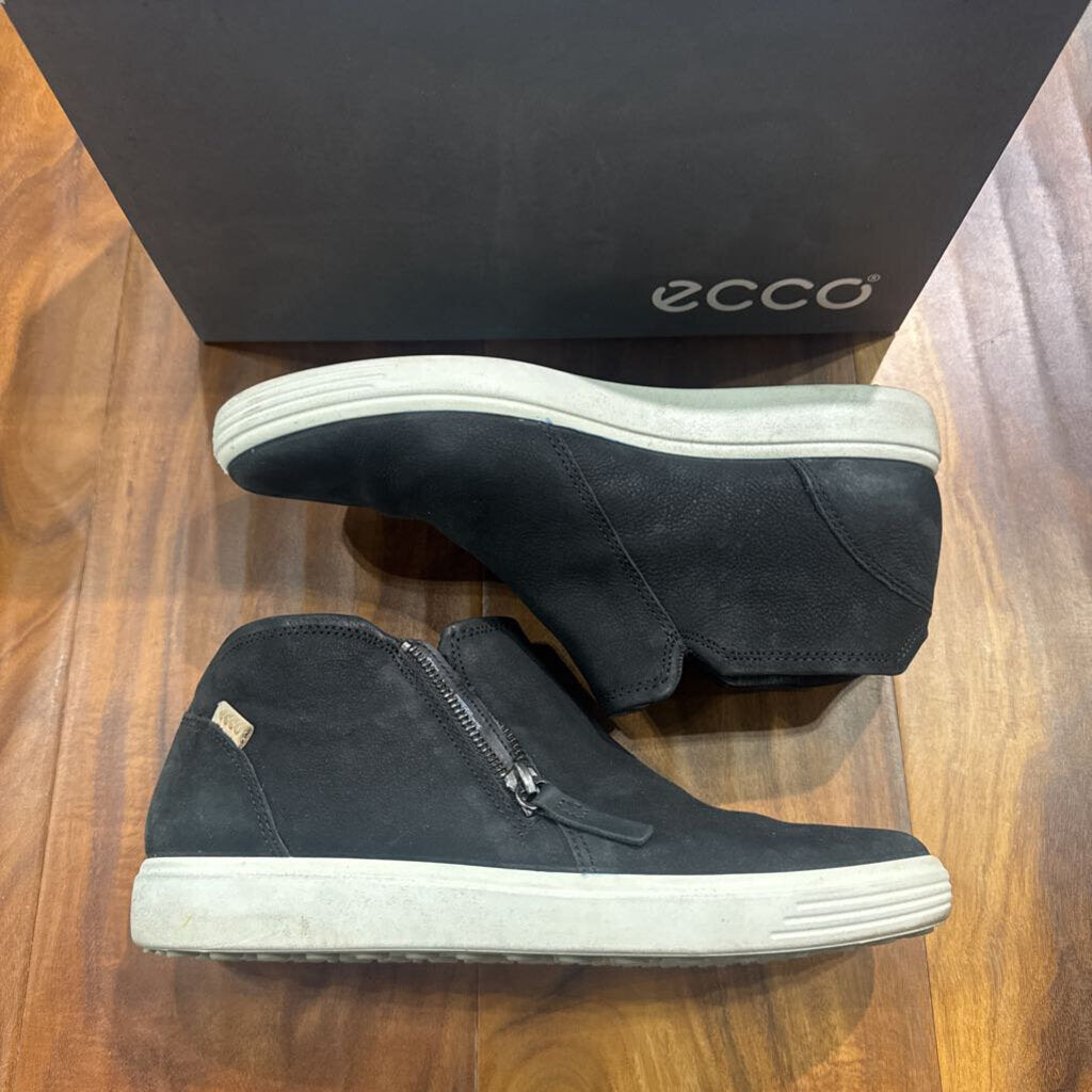 ECCO,ZIP BOOT SNEAKER RETAIL $170,BLK WHT ,9