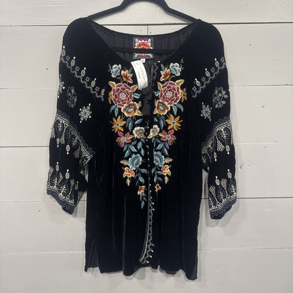 JOHNNY WAS,JW EMBROD VELVET TUNIC TOP,BLK MULTI,M
