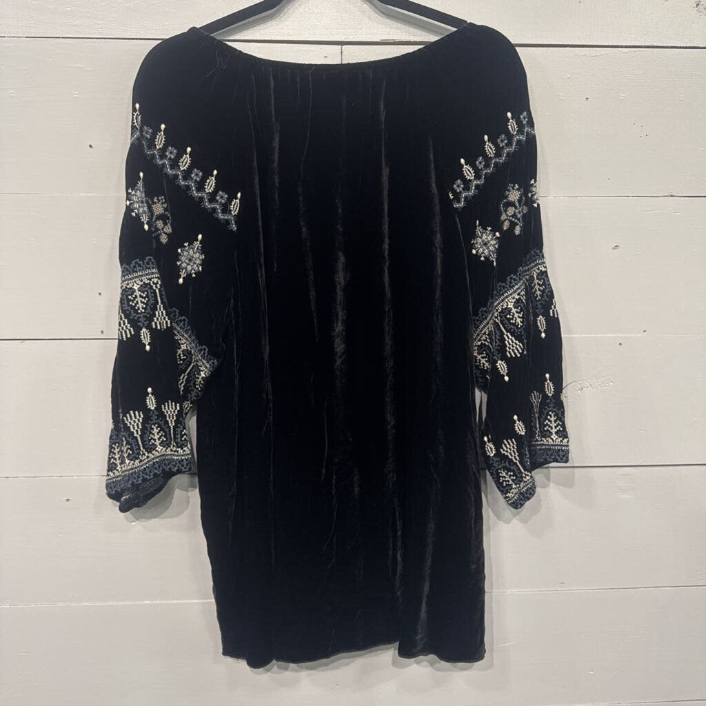 JOHNNY WAS,JW EMBROD VELVET TUNIC TOP,BLK MULTI,M
