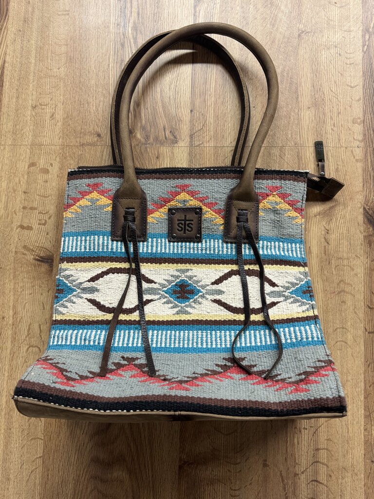 STS RANCHWEAR,CARPET SHOULDERBAG RETAIL $248,MULTI
