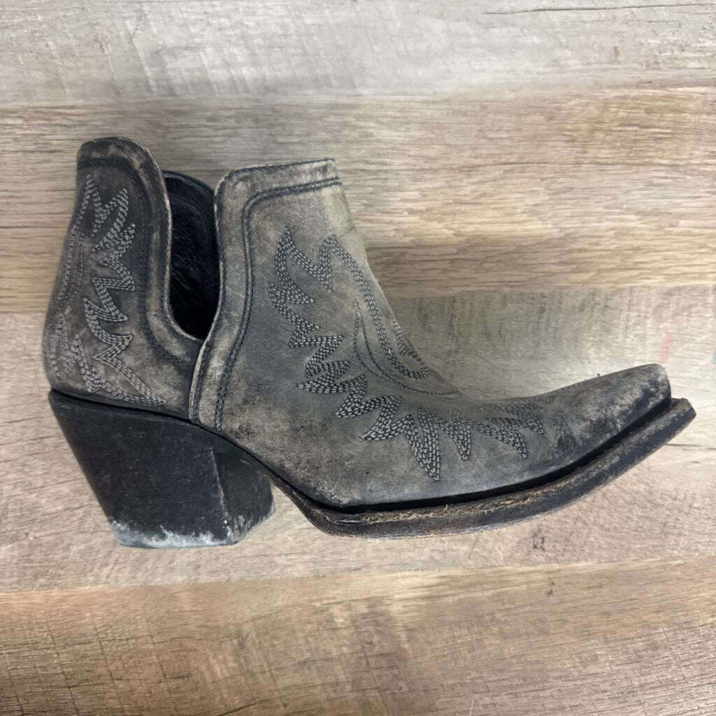 ARIAT,SHORT SPLIT COWBOY BOOTIE RETAIL$209,GRY,8.5