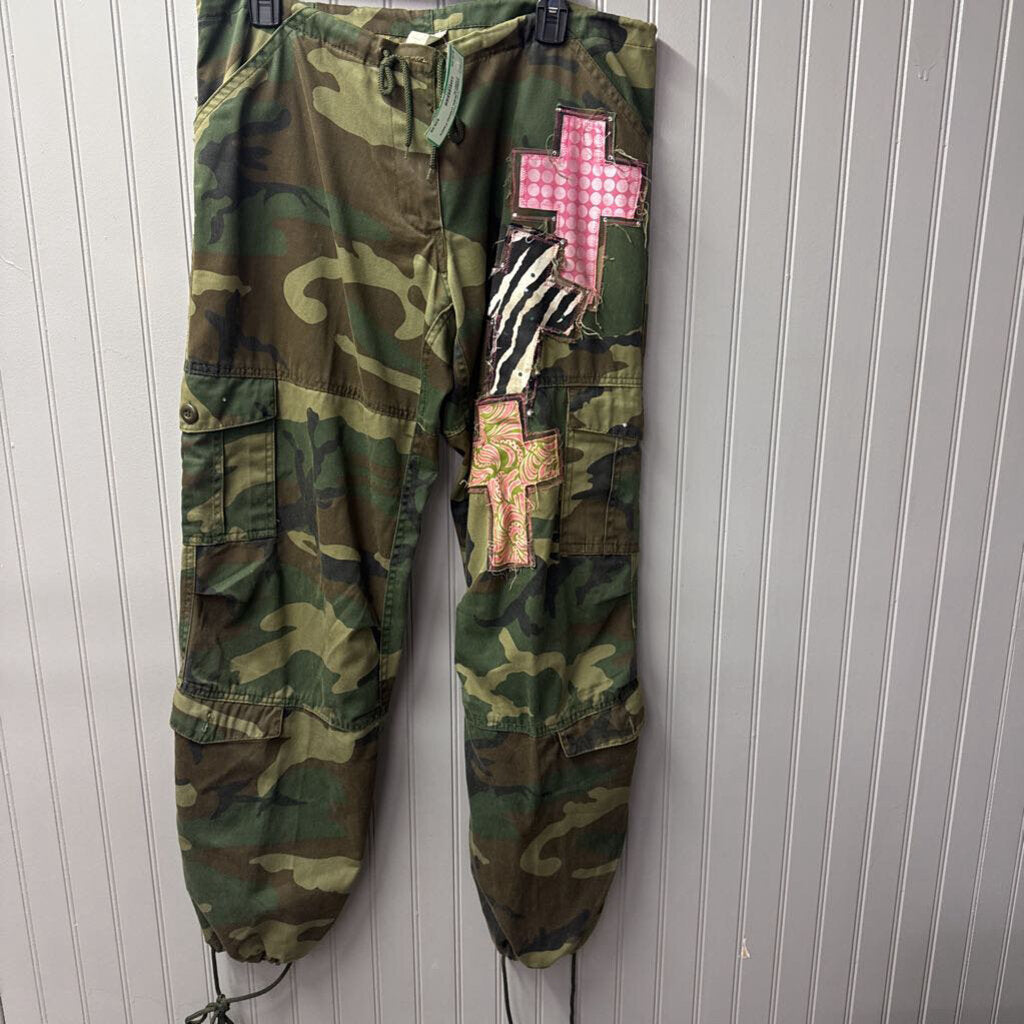 R CINCO RANCH,EMBELLISHED CARGO PANTS,CAMO,M