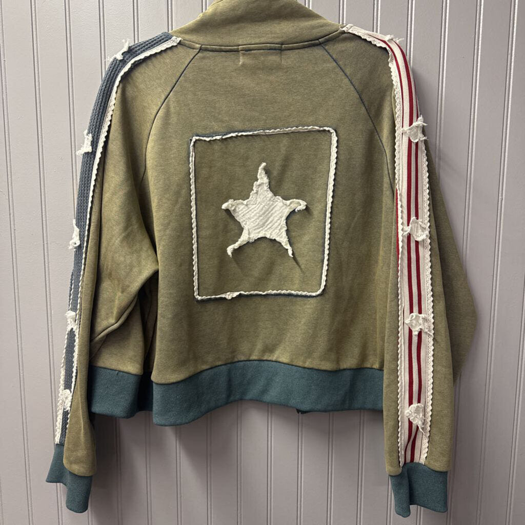EVERYDAY CHIC,EMBELLISHED SWEATSHIRT,GREEN,S