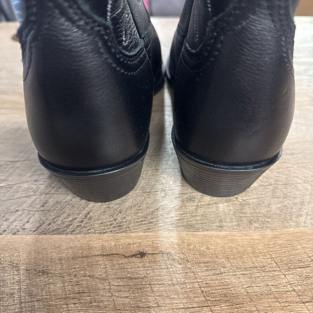ARIAT,NEW WESTERN BOOT RETAIL $174,BLK,8.5
