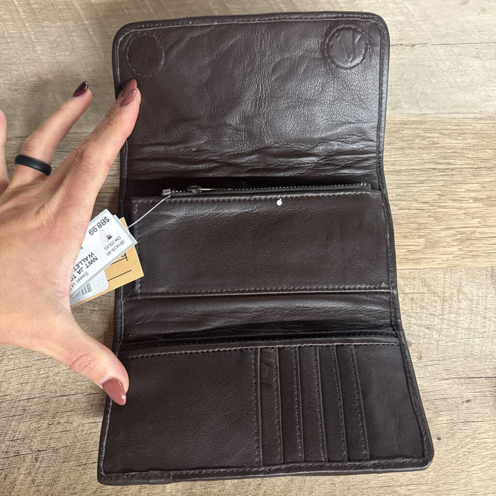 JUAN ANTONIO,NWT JA TOOLED LEATHER WALLET RETAIL $180,BRN WHT